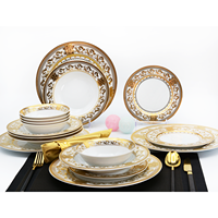 Service de table en porcelaine royale de 98 pièces, vente chaude, vaisselle moderne de luxe, décoration en or en relief, vaisselle en porcelaine osseuse