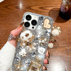 Funda de Teléfono con Diseño de Lujo, Cristal, Diamantes, Flores <span class=keywords><strong>y</strong></span> Perlas para <span class=keywords><strong>iPhone</strong></span> 17, 16 Pro, 15, 14 Pro - Product Image 4