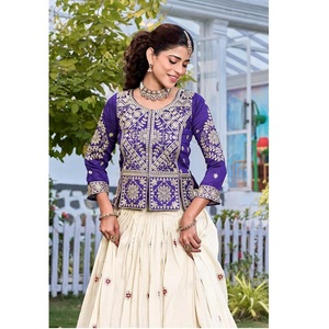 Vente en gros : Ensemble élégant de lehenga choli brodé pour femmes, idéal pour les mariages et les événements culturels, disponible à la vente - Product Image 1