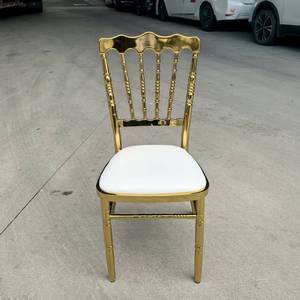 Sedia Napoleon in Ferro Dorato Lucido, Economica e Resistente, per Matrimoni - Product Image 1