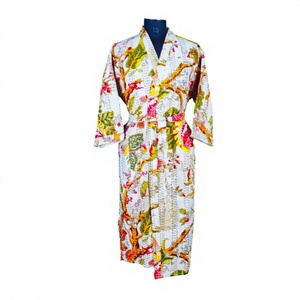 Magnifique Robe de Nuit Traditionnelle Indienne Kantha Faite à la Main pour Femme, Motif Floral Uni, Élégante, Respirante et Séchage Rapide pour l'Automne/Hiver - Product Image 1