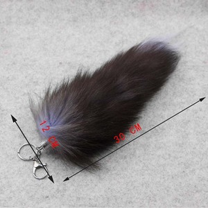 Approvisionnement d'usine moelleux à la mode queues de fourrure naturelle porte-clés vraie queue de renard suspendu fé<span class=keywords><strong>e</strong></span> fourrure queue porte-clés sac charme décor - Product Image 2