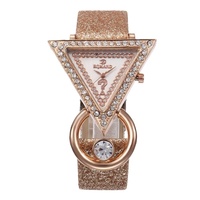 Ensemble Montre à Quartz, Collier, Boucles d'Oreilles et Bague Femme à Vente Chaude, Cadran en Verre à Motif Paon, Incrustation Diamant Triangle et Cuir Mat
