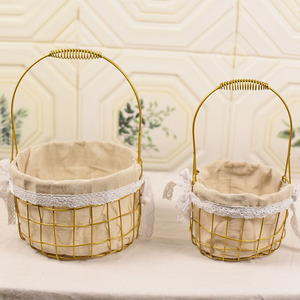 <b>Wire</b> <b>Basket</b> With Linen Lining Gold Handle Round Shape For Decorative Use - Product Image 1