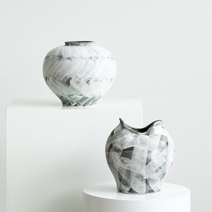 <span class=keywords><strong>Vase</strong></span> en céramique rétro à motif blanc en <span class=keywords><strong>aquarelle</strong></span>, <span class=keywords><strong>vase</strong></span> décoratif <span class=keywords><strong>de</strong></span> luxe <span class=keywords><strong>de</strong></span> forme ronde, <span class=keywords><strong>vase</strong></span> à <span class=keywords><strong>fleurs</strong></span> en céramique circulaire, ornement <span class=keywords><strong>de</strong></span> décoration intérieure - Product Image 6