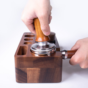 Prensador de Café Dinamométrico Manual con Mango de Palisandro, Resorte de Acero Inoxidable 304, Base Plana Ondulada, Marca Personalizada - Product Image 4