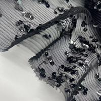 Maille brodée à paillettes froissées de qualité supérieure |   Tissu texturé 100% polyester certifié OEKO-TEX pour robes de mariée et chaussures