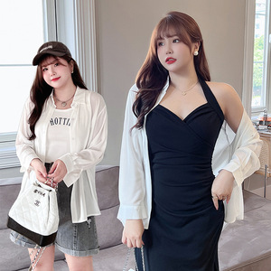 Camisa Blanca Transparente de Protección Solar para Mujer Runqi N8633, Color Sólido, Corte Holgado, UPF 50, Talla Grande - Product Image 1