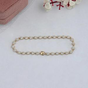 Brazalete de Tenis de Oro Amarillo con Moissanita, Corte VVS, Diseño Clásico de Diamantes, Cadena Fina, 19 Piedras, 9.50ct, Perfecto para Fiestas - Product Image 1