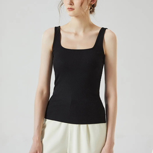 Débardeur décontracté personnalisé à col carré <span class=keywords><strong>pour</strong></span> <span class=keywords><strong>femme</strong></span> avec soutien-gorge intégré, camisole rembourrée à dos <span class=keywords><strong>en</strong></span> U <span class=keywords><strong>pour</strong></span> superposition estivale ou comme sous-vêtement. - Product Image 6