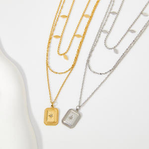 Moneda en capas de acero inoxidable, accesorio delicado de 18K - Product Image 3