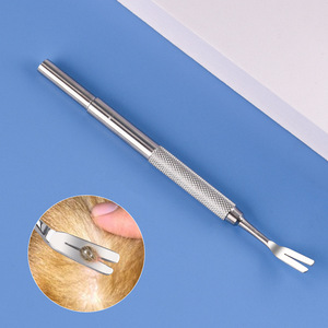 Fourche <span class=keywords><strong>anti</strong></span>-tiques en acier inoxydable pour animaux <span class=keywords><strong>de</strong></span> compagnie Peigne à puces Outil <span class=keywords><strong>anti</strong></span>-tiques professionnel Convient aux animaux <span class=keywords><strong>de</strong></span> compagnie <span class=keywords><strong>de</strong></span> différentes tailles - Product Image 1