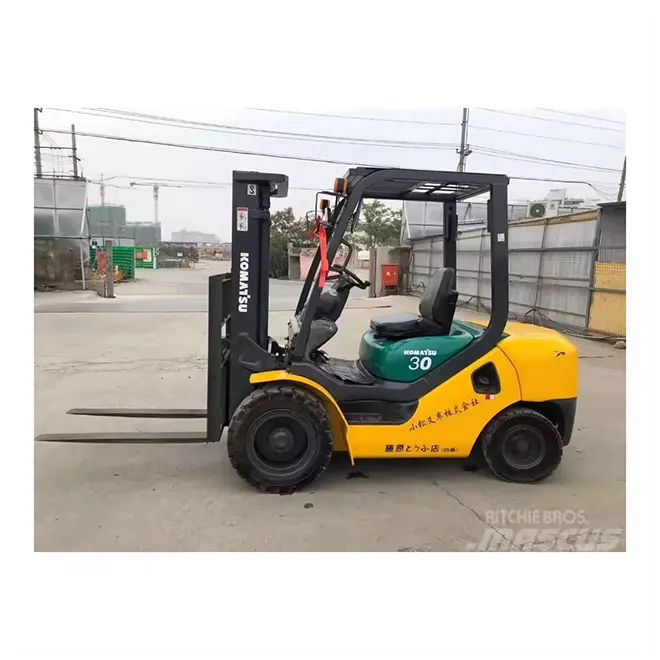 Used high quality wholesale Komatsu FD30 diesel second hand cheap forklifts for sale