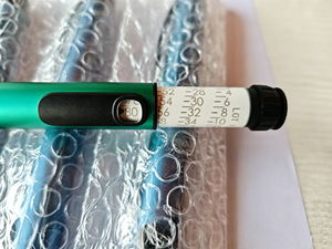 Bolígrafo de Inyección de Metal Reutilizable, Diseño Ecológico y Duradero, Apto para Uso en el Cuidado de la Piel - Product Image 3