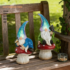 Figuras Decorativas de Resina de Duendes Personalizadas, con Luz LED Solar, Pintadas a Mano, Ecológicas, para Jardín - Product Image 1