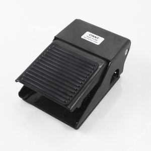 <span class=keywords><strong>2</strong></span>/<span class=keywords><strong>3</strong></span>-Wege 1/4 Zoll Aluminium FV320 Pneumatisches Luftbremsen-Fußpedal-Steuerventil mit Pilotsteuerungen - Product Image 1