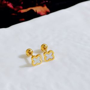 Aretes de Botón de Trébol de Acero Inoxidable con Baño de Oro PVD, Impermeables y con Cierre de Rosca para Bebé y Mujer, Lujo al por Mayor - Product Image 5