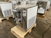 Yourtime Petite machine à crème glacée ETL CE Machine à gelato automatique Cône de crème glacée dur pour café Italie Congélateur par lots