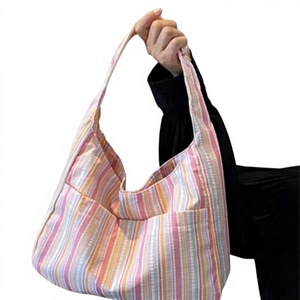 Sac fourre-tout pliable en coton rayé personnalisé pour femmes |   Sac à bandoulière bohème tendance |   Sac de plage réutilisable pour les courses - Product Image 1