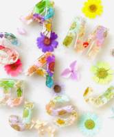 Porte-clés personnalisé en résine avec fleur et pompon, porte-clés lettre florale, porte-clés initial, cadeaux, bijoux, accessoire pour voiture et sac