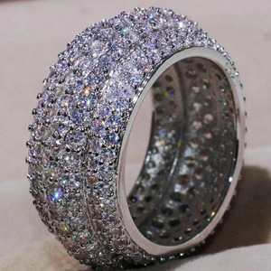 Anello Q204 in Oro Bianco con Diamante Taglio Brillante Rotondo Colore D Naturale, Lussuosa Fede Nuziale da Donna - Product Image 3