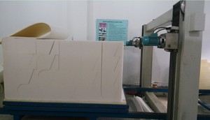 Machine de découpe CNC à lame oscillante pour éponge vibrante et mousse flexible - Product Image 6