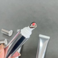 Pelembab Bibir Berbahan Dasar Logam Vegan SPF 15ml Perak dengan Label Pribadi