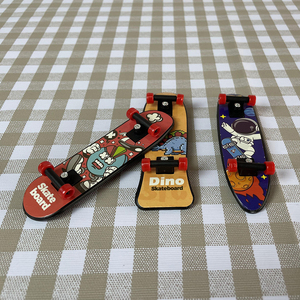 Autocollants colorés personnalisés en plastique, jouets Fidget Tech Deck, <span class=keywords><strong>jeux</strong></span> sportifs, 6 mini skateboards pour enfants - Product Image 4