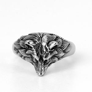 Anillo de Lobo de Acero Inoxidable en Tono Plateado Pulido con Detalle Texturizado en 3D, Estilo Audaz, Accesorio Masculino Perfecto para Ocasiones Especiales - Product Image 2