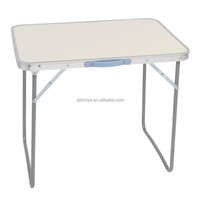 Table pliante rectangulaire moderne en aluminium argenté pour l'extérieur, légère et portable pour le camping