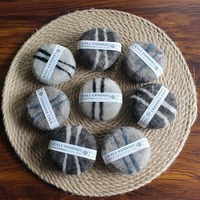 Cadeau de soin corporel écologique, éponge en feutre de laine naturelle faite à la main, boule de savon