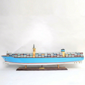 Maqueta de Barco Comercial de Madera Hecha a Mano - Modelo a Escala de Buque Portacontenedores Clase Triple E, Decoración de Oficina - Product Image 1