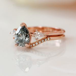 เครื่องประดับเงินแท้ 925 พร้อมเพชรทรงกลม แหวนมอยส์ซาไนต์แบบสั่งทำสำหรับผู้หญิง ดีไซน์ชุบทอง - Product Image 5