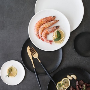 <span class=keywords><strong>Assiettes</strong></span> de dîner en <span class=keywords><strong>porcelaine</strong></span> blanche de style européen à vendre, <span class=keywords><strong>assiettes</strong></span> de présentation noires et blanches, <span class=keywords><strong>assiettes</strong></span> rondes de service pour restaurant - Product Image 4