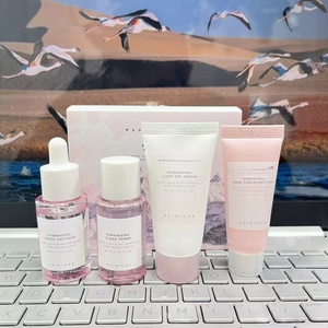 ลา โรช-โพเซย์ แองเจิล เคลียร์ เท็กซ์เจอร์ เซ็ต 4 ชิ้น ชุดเดินทางสีชมพู เกลือสีฟ้า ทำความสะอาด - Product Image 1