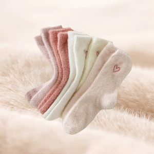 Chaussettes d'hiver pour femmes Sleep Home Thermal Fluffy Half Fleece Coral Velvet Crew Socks - Product Image 4