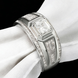 Anillo de Hombre con Circonita Cúbica y Latón, Tendencia en Joyería 2025, Estilo Atrevido, Popular en Redes Sociales - Product Image 2