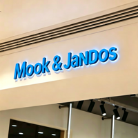 Enseigne murale personnalisée avec logo LED éclairé, lettres 3D rétroéclairées bleues, signalétique LED, affichage LED extérieur, enseigne publicitaire LED pour boutique et entreprise
