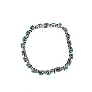 Bracelet artisanal de créateur en argent sterling 925 avec émeraude naturelle de qualité supérieure sertie griffe – Bijou haut de gamme, cadeau idéal pour les fêtes - Product Image 6