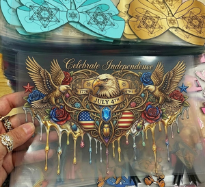 Calcomanía Personalizada para Vasos de Resina PET con Diseño de Dibujos Animados del Día de la Independencia Americana, Lista para Enviar - Product Image 1