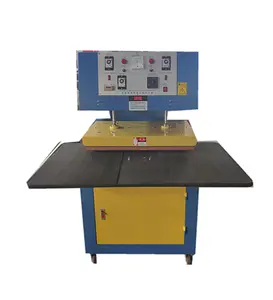 Blister packing machine for scrubber packing