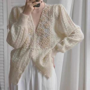 Damen-Strickjacke mit Perlenbesatz und Spitze - Puffärmel, V-Ausschnitt, Eleganter Freizeitpullover, Sehe Fashion - Product Image 5