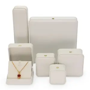 Fadeli High-End White PU Leder benutzer definierte Schmuck Ehering Armband Verpackung Halskette Präsentation sbox mit Logo