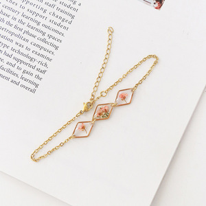 Pulsera <span class=keywords><strong>de</strong></span> Flores Secas en Acero Inoxidable con Baño <span class=keywords><strong>de</strong></span> <span class=keywords><strong>Oro</strong></span> <span class=keywords><strong>de</strong></span> <span class=keywords><strong>18K</strong></span>, Pulsera <span class=keywords><strong>de</strong></span> Flores Eternas, Apilable, Venta al Por Mayor <span class=keywords><strong>de</strong></span> Fábrica Cenda - Product Image 3