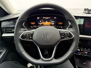 Sedán Ejecutivo <span class=keywords><strong>2023</strong></span> VW Passat 280TSL, Listo para <span class=keywords><strong>Negocios</strong></span>, <span class=keywords><strong>en</strong></span> Perfectas Condiciones, Sin Operar, con Informe, para Reventa <span class=keywords><strong>en</strong></span> GCC/MENA - Product Image 4
