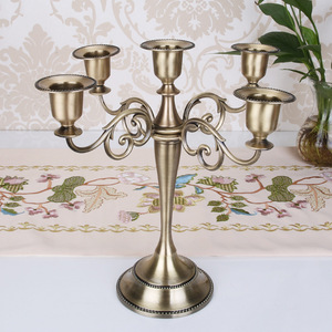Métal Or Bronze <span class=keywords><strong>Noir</strong></span> Argent Européen Élégant <span class=keywords><strong>Bougeoir</strong></span> candélabre décoration de mariage Candélabre <span class=keywords><strong>Chandelier</strong></span> - Product Image 6