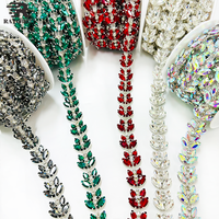 Accessoires pour robe de mariée Décoration Taille Pierres et Cristal Strass Perles à coudre Garniture Matériau en verre en forme de chaîne