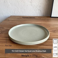 Service de vaisselle en céramique mate nordique à cannelures, assiettes et bols en porcelaine côtelée vintage pour restaurants haut de gamme et photographie culinaire