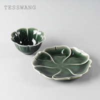 TESSWANG Elegantes Blumenförmiges Porzellan-Teeservice Dunkelgrüne Keramik-Dipschale mit Blattförmiger Platte Mini-Dessert-Servierschale