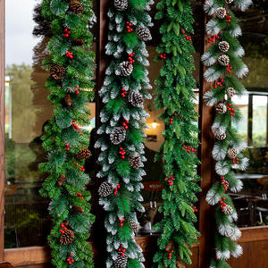 Guirnalda Navideña Artificial de 2 Metros con Piñas para Decoración Navideña, Adorno para Puerta - Product Image 1